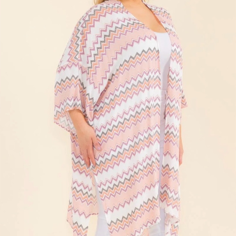 ⭐️Chevron Patterned Kimono - Picture 3 of 4